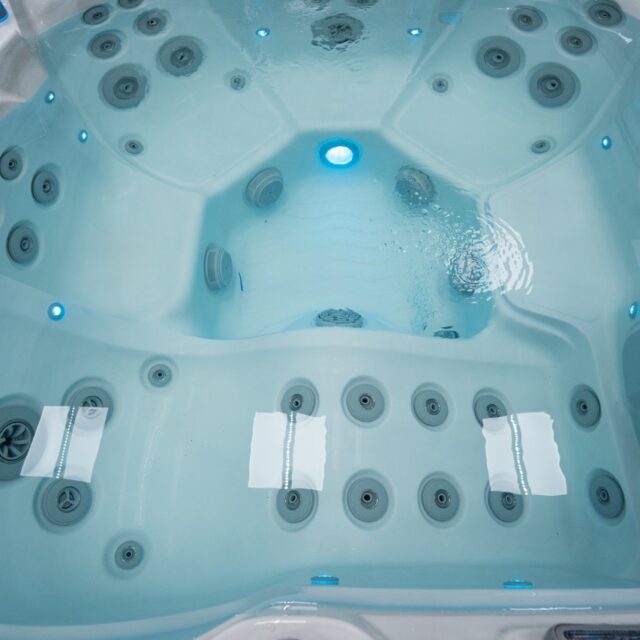 Aquasolus EDEN Jacuzzi